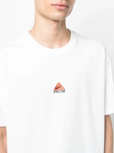 Тениска Nike бродирана бяло
