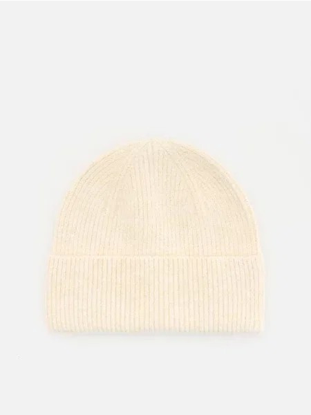 Reserved Căciulă Beanie nude