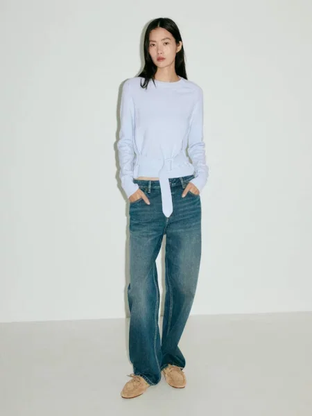 Sweter z dzianiny z paskiem i klamrą Kobieta L MANGO błękitny