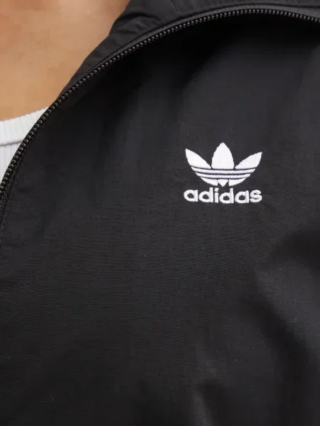 Pantaloni scurți Adidas cu broderie negru