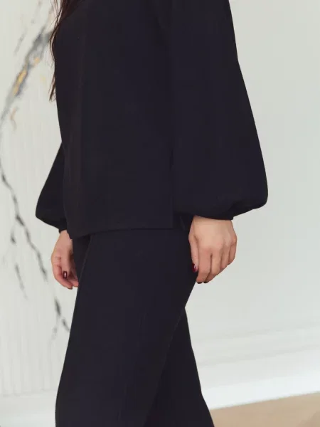 Светр Seventeen чорний