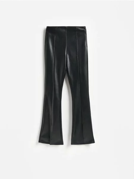 Reserved Pantaloni flare din piele ecologică negru