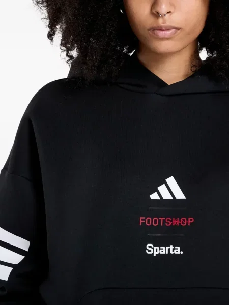 Pălărie Adidas cu dungi cu imagine de costum albastru