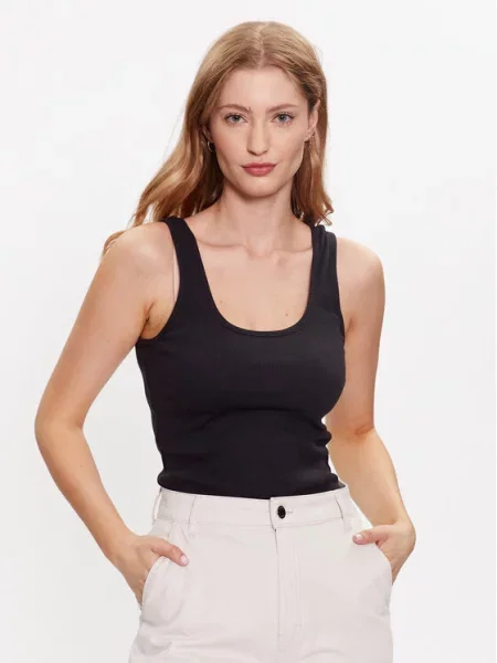 Top Levi's® črna