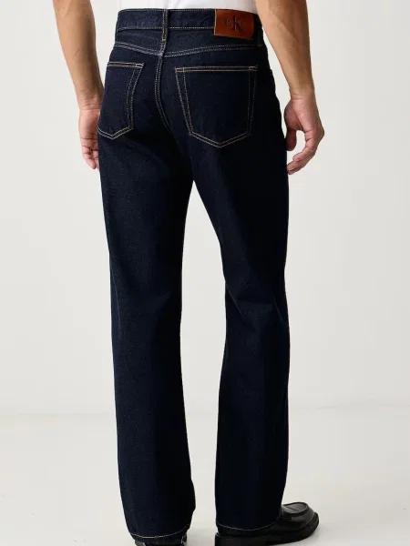 Jeansy o kroju regular fit z 5 kieszeni Calvin Klein Jeans granatowe