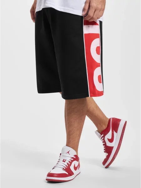 Kratke hlače Ecko Unltd. črna