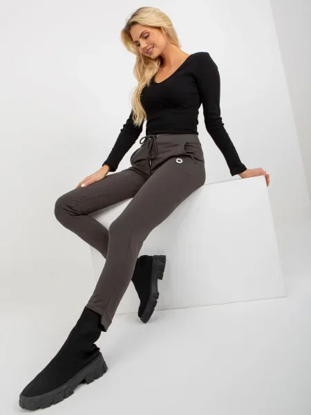 Pantaloni sport Relevance maro