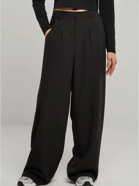 Pantaloni Urban Classics plisate negru