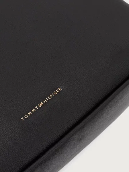 Tommy Hilfiger чанта tote дамска от имитация на кожа ESSENTIAL черно