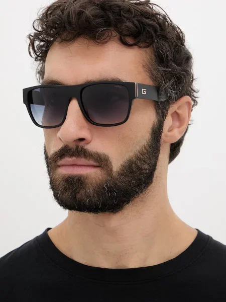 Sončna očala Guess črna