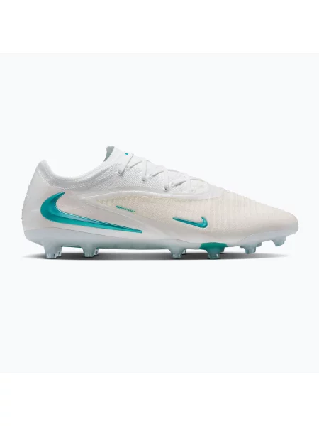 Футбольные кроссовки Nike Phantom белые