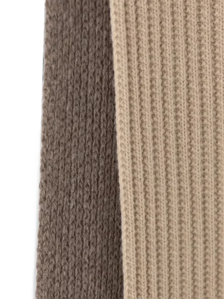 Fular Moschino cu franjuri tricotate