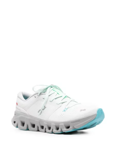 Sneakerși On gri