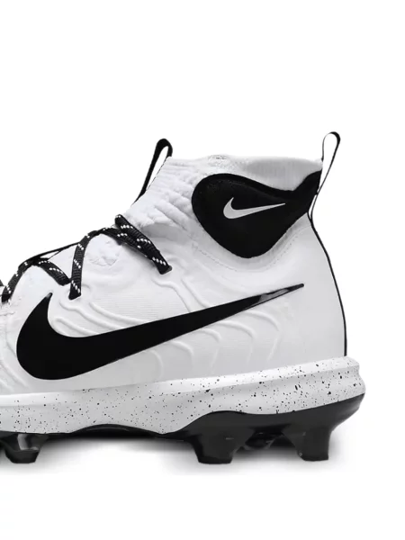 Καλαθοσφαίρα sneakers Nike Vomero με αυτόγραφο μαύρο