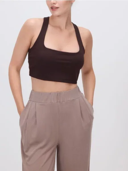 Reserved Спортивний топ темно коричневий