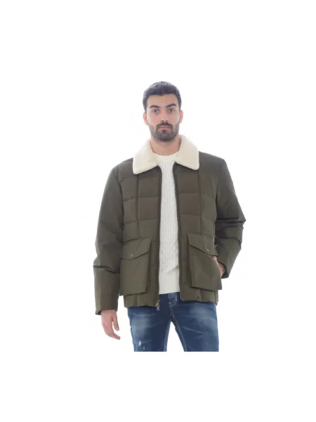 Kurtka Woolrich ze sztucznego futra pikowana zielona
