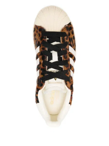 Sneakerși Adidas Superstar cu imagine cu model leopard maro