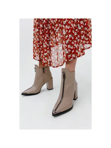 Ботинки Estro бежевые