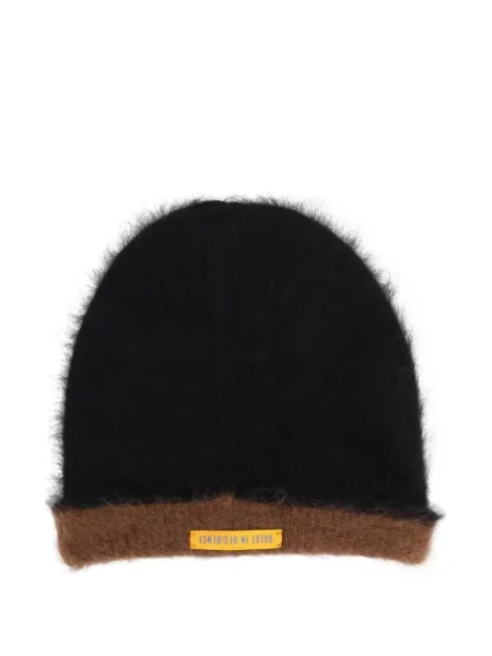 Pletena kapa Guest In Residence crna