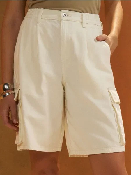 Джинсові шорти-бермуди з накладними нюдовий