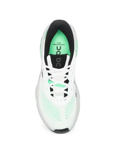 Sneakerși On alb