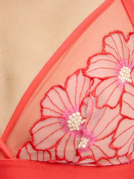 Sutien Chantelle cu model floral plasă roșu