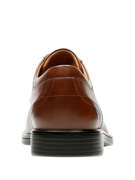 Nėriniuotas derby batai Clarks Originals su raišteliais ruda