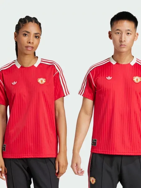 Футболка Adidas красная