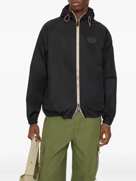 Geacă Burberry cu glugă negru
