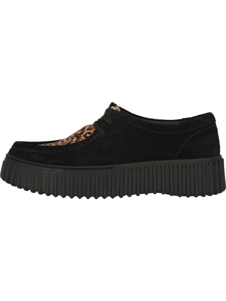 Nizki čevlji Clarks s potiskom z leopardjim vzorcem črna