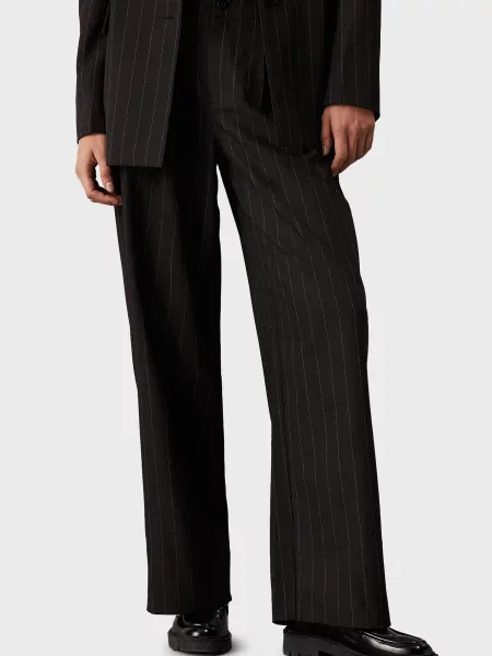 Смугасті штани Calvin Klein Jeans з крепу без кісточок чорні