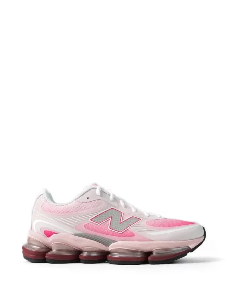 Hanorac New Balance cu broderie roz
