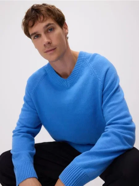 Свитер Reserved с V-образным вырезом синий