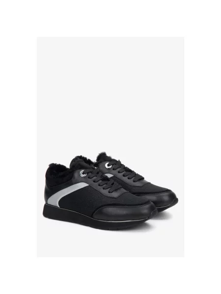 Кроссовки Estro черные