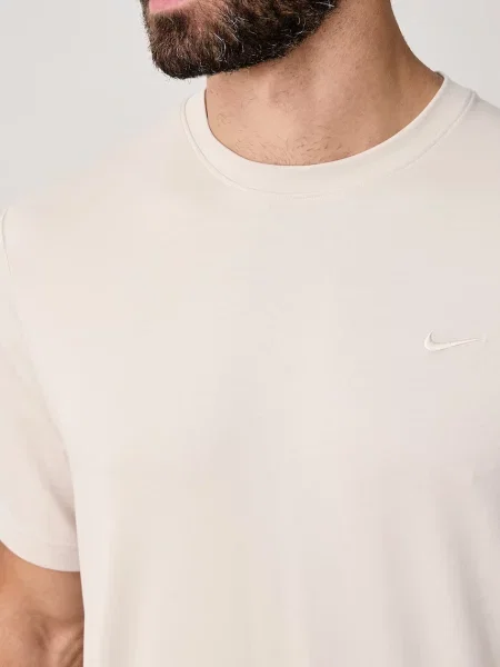Спортивная футболка Nike