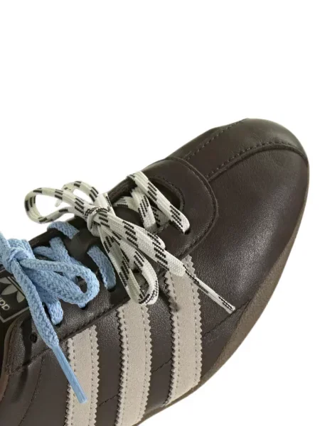 Top Adidas maro