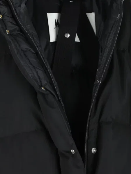 Péřová bunda Moncler černá