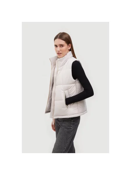 Жилетка демісезонна молочна Estro білий