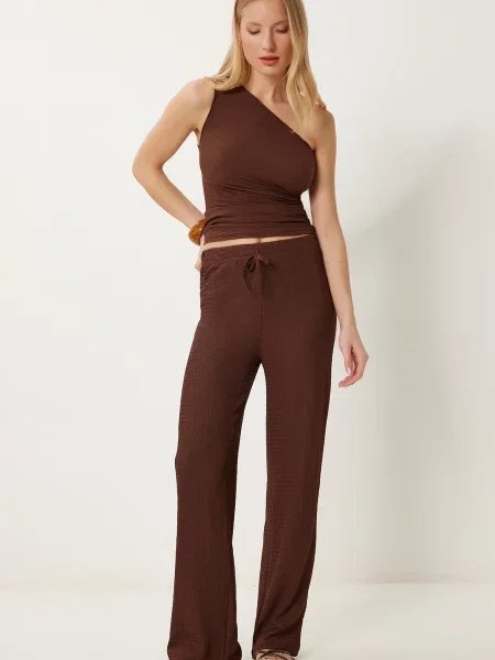 Happiness İstanbul Costum cu pantaloni maro