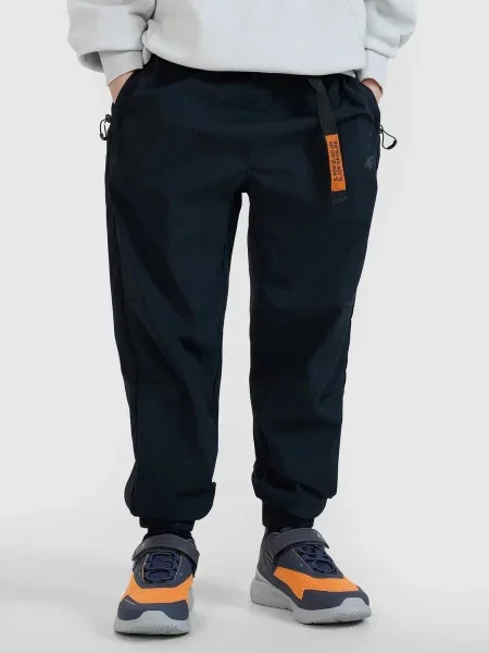 4F SPODNIE CHŁOPIĘCE JOGGERY CASUAL czarne