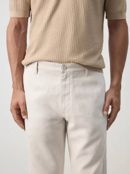 Jeansy regular fit z mieszanki bawełny i lnu kremowy / écru Mężczyzna 42 MANGO MAN
