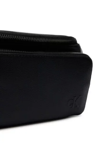Calvin Klein pasna torbica iz umetnega usnja črna