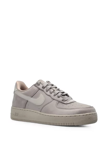 Decupat pantaloni scurți Nike cu broderie plasă roz