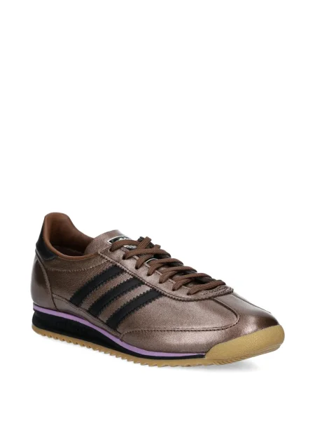 Prugaste bermuda kratke hlače Adidas s vezicama s čipkom smeđa