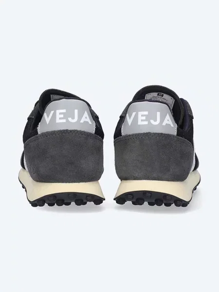 Кроссовки Veja