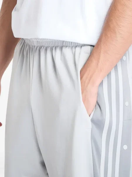Pălărie Adidas cu dungi cu imagine de costum albastru