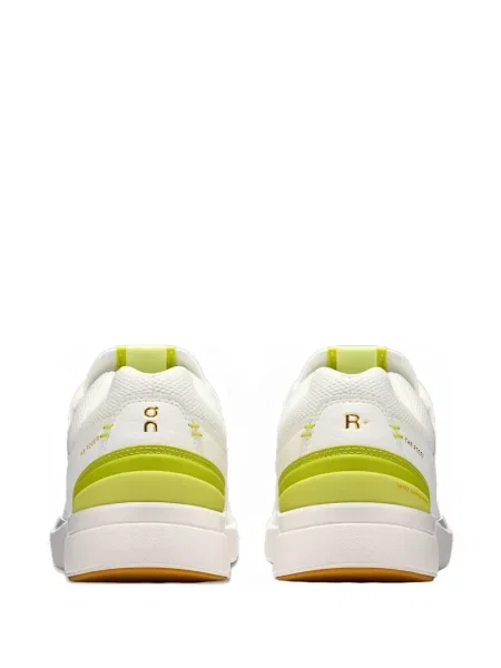 Sneakerși On alb