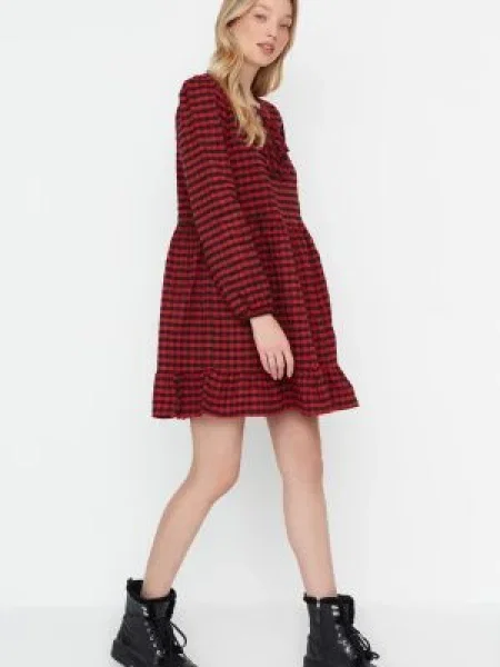 Rochie Trendyol în carouri țesută roșu