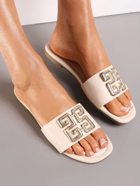 Sandale cu ornament metalic cu zirconiu Helenthea bej