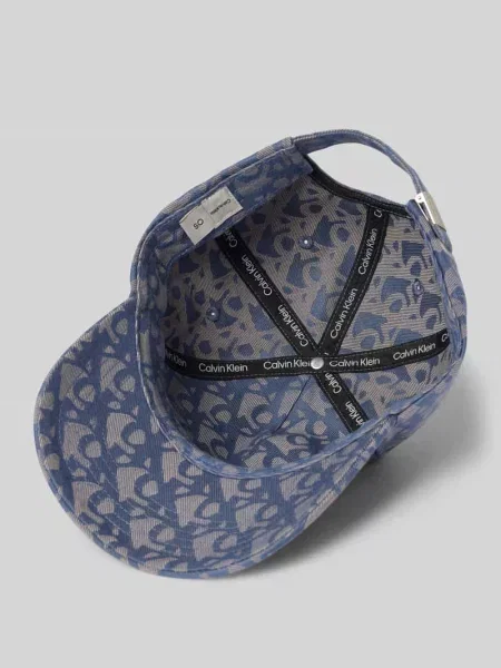 Czapka z daszkiem z fakturowanym wzorem z logo Ck Calvin Klein niebieska